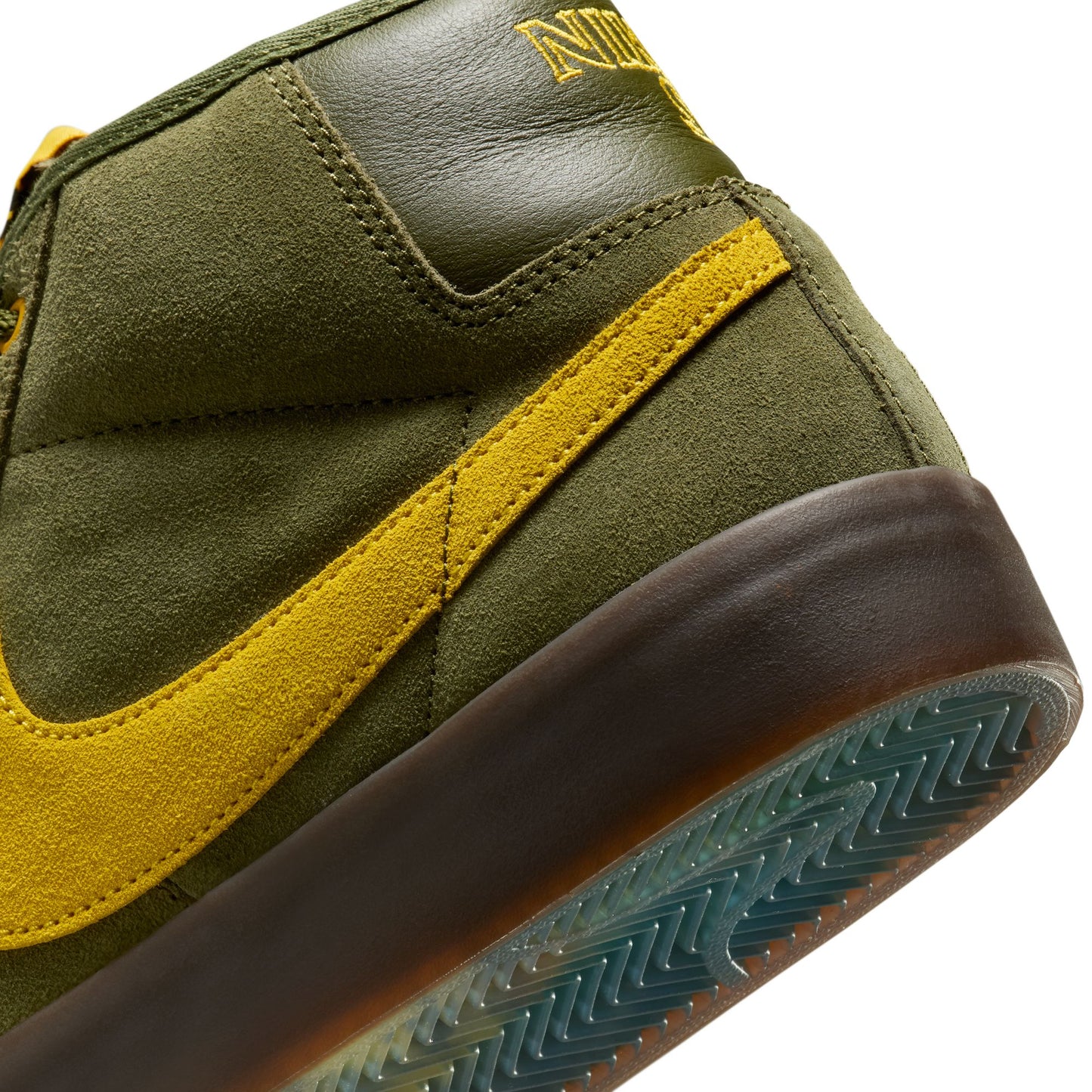 Nike SB Blazer Mid QS AntiHero rough green amarillo rough green